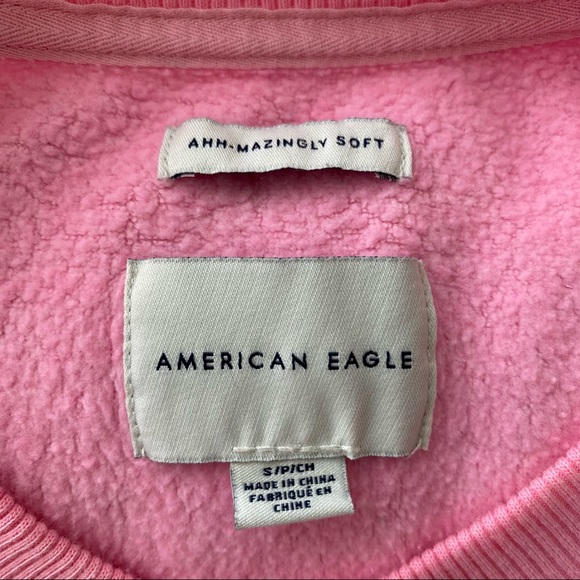 hot pink AE crewneck - Picture 3 of 3